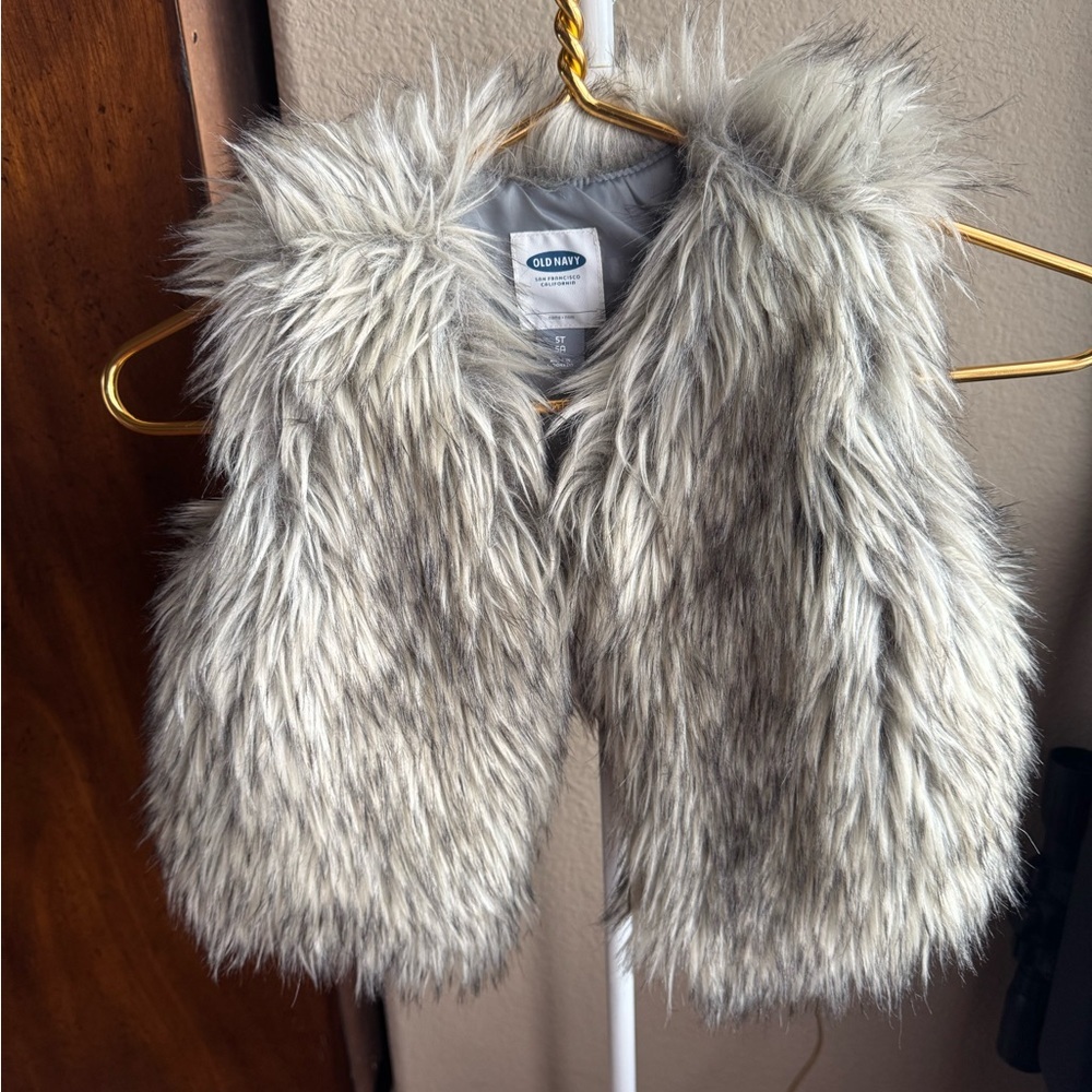 Gap Girl’s Faux Fur‎ Vest
